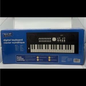 First Act Discovery - Electronic Keyboard